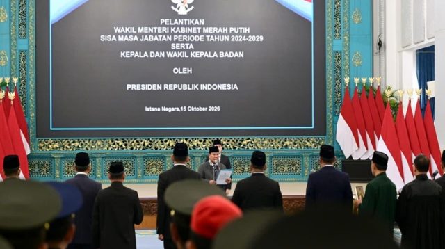 Presiden Prabowo Subianto saat melantik Kepala BNPB serta Kepala dan Wakil Kepala BPGMN di Istana Negara, Jakarta, pada Kamis (15/10/2026). (Dok. BPMI Setpres)