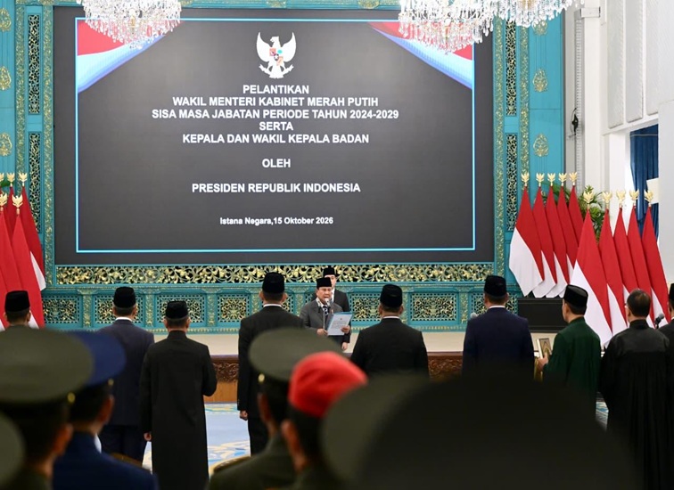 Presiden Prabowo Subianto saat melantik Kepala BNPB serta Kepala dan Wakil Kepala BPGMN di Istana Negara, Jakarta, pada Kamis (15/10/2026). (Dok. BPMI Setpres)
