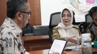 Bupati Berau, Sri Juniarsih Mas, melakukan audiensi dengan Pelaksana Tugas (Plt) Deputi Bidang Pengembangan Destinasi dan Infrastruktur Kemenpar, Reza Pahlevi, di Gedung Sapta Pesona, Jakarta, pada Kamis (22/10/2026). (Adpim Pemkab Berau).