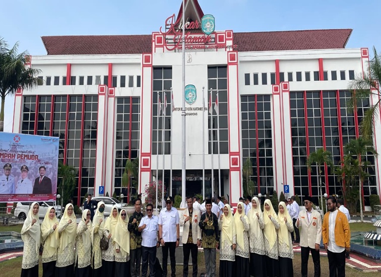 Peringatan Sumpah Pemuda di Halaman Kantor Bupati Kukar, Rabu (28/10/2026). (Dilla/lingkarkaltim)