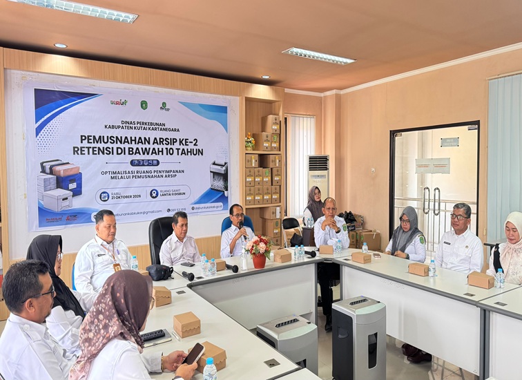 Pemusnahan Arsip Ke 2 retensi dibawah 10 Tahun. (Doc. Disbun Kukar)