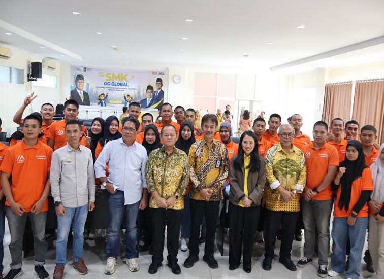 Kunjungan Kerja Menteri Perindustrian Muhammad Sarmuji di Makassar, Sabtu (17/10/2026). (Dok. Kemenperin RI)