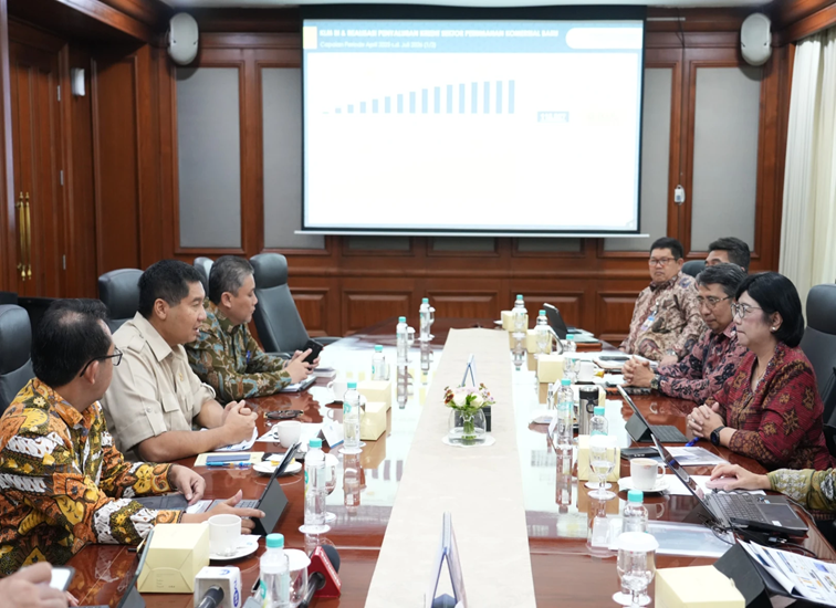 Menteri Perumahan dan Kawasan Permukiman (PKP) Maruarar Sirait bertemu dengan Gubernur Bank Indonesia (BI) Destry Damayanti di Ruang Rapat Besar, Gedung Bank Indonesia, Jakarta, Jumat (2/10/2026). (Dok. pkp.go.id)