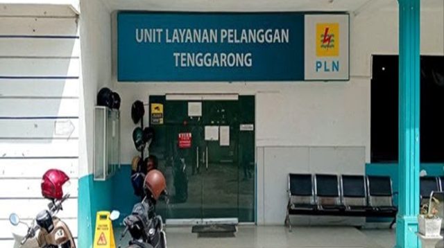 Kantor PLN Tenggarong, Kamis (22/10/2026) (Rizki/Lingkarkaltim)