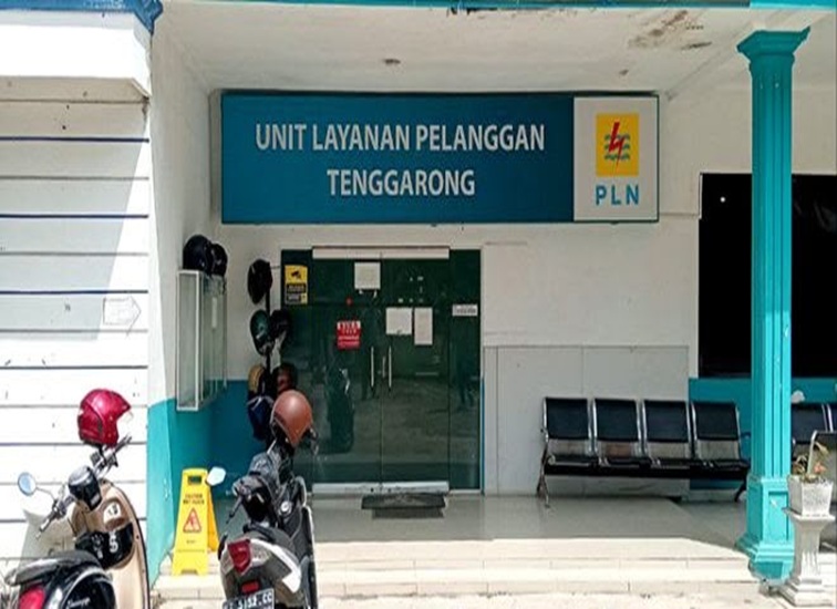 Kantor PLN Tenggarong, Kamis (22/10/2026) (Rizki/Lingkarkaltim)