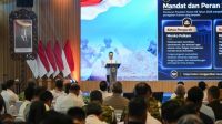Menteri Koordinator Bidang Politik dan Keamanan (Menko Polkam) Jenderal TNI (Purn.) Prof. Dr. Dudung Abdurachman secara resmi meluncurkan Satuan Tugas Pemberantasan Pengeluaran Benih Bening Lobster ke Luar dari Wilayah Negara Republik Indonesia secara Ilegal (Satgas P2BBL). (dok. polkam.go.id)