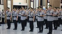 Polri melakukan penyegaran organisasi melalui mutasi, serah terima jabatan (sertijab), pelantikan, dan kenaikan pangkat sejumlah perwira tinggi (Pati) dan perwira menengah (Pamen) di Rupattama Mabes Polri, Jakarta, Sabtu (03/10/2026) malam. (dok. tribratanews.polri.go.id)