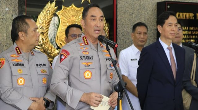 Kapolri Jenderal Polisi Suyudi Ario Seto di Lobby Utama Gedung Rupatama Mabes Polri, Jakarta, Rabu (28/10/2026). (dok. tribratanews.polri.go.id)