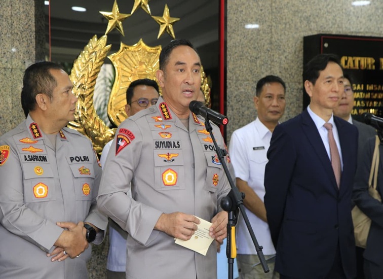 Kapolri Jenderal Polisi Suyudi Ario Seto di Lobby Utama Gedung Rupatama Mabes Polri, Jakarta, Rabu (28/10/2026). (dok. tribratanews.polri.go.id)