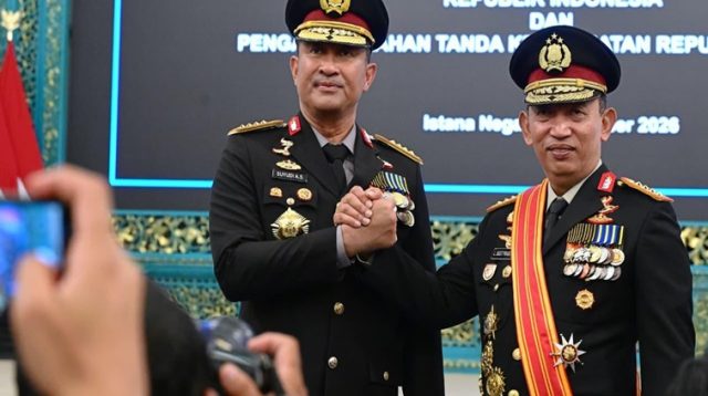 Kepala Kepolisian Negara Republik Indonesia (Kapolri) Jenderal Polisi Suyudi Ario Seto (kiri). (Foto: dok. setneg.go.id)