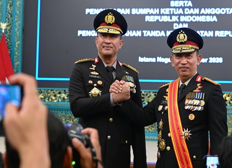 Kepala Kepolisian Negara Republik Indonesia (Kapolri) Jenderal Polisi Suyudi Ario Seto (kiri). (Foto: dok. setneg.go.id)