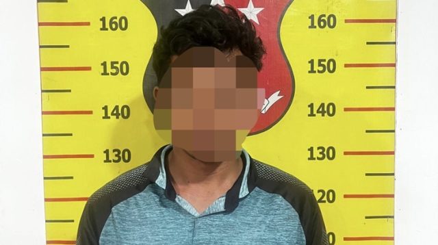 Pelaku Pembakaran Hutan dan Lahan Saat Diamankan di Polsek Samboja. (Foto: Dok. Polsek Samboja)