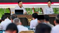 Presiden Prabowo Subianto dalam Sidang Kabinet Paripurna (SKP) Dua Tahun Pertama Pemerintahan Kerja Nyata untuk Negeri di Kompleks Istana Kepresidenan, Jakarta, pada Rabu (21/10/2026). (dok. BPMI Setpres)