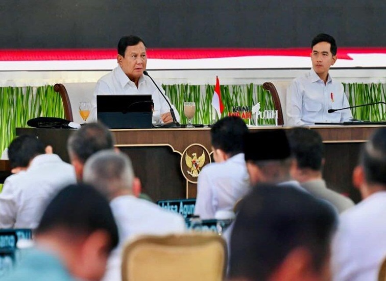 Presiden Prabowo Subianto dalam Sidang Kabinet Paripurna (SKP) Dua Tahun Pertama Pemerintahan Kerja Nyata untuk Negeri di Kompleks Istana Kepresidenan, Jakarta, pada Rabu (21/10/2026). (dok. BPMI Setpres)