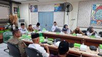 Suasana dalam rapat untuk persiapan peringatan Hari Santri Nasional Tahun 2026 Bertempat di Aula Kantor Kementerian Agama Kabupaten Kutai Kartanegara, Senin (12/10/26). (Dilla/lingkarkaltim)