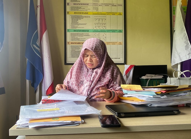Kepala SDN 019 Tenggarong, Salawati. Jum’at, (23/10/2026). (Far/Lingkarkaltim)