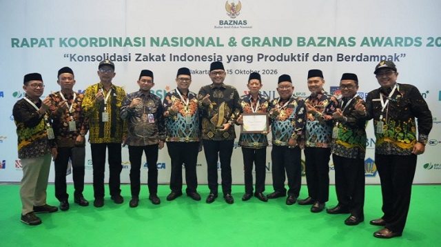 Wakil Gubernur Kalimantan Timur  Dr H Seno Aji mewakili Gubernur Kaltim menerima Grand Baznas Awards 2026 kategori Gubernur Pendukung Zakat Terbaik 2026.(adpim Pemprov Kaltim)