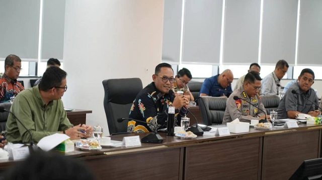 Rapat Koordinasi Tindak Lanjut Penertiban Kawasan Konservasi Bukit Tengkorak yang dipimpin Kepala Otorita Ibu Kota Nusantara (OIKN) Basuki Hadimuljono di Kantor OIKN, Kamis (1/10/2026).(Adpim Pemprov Kaltim)