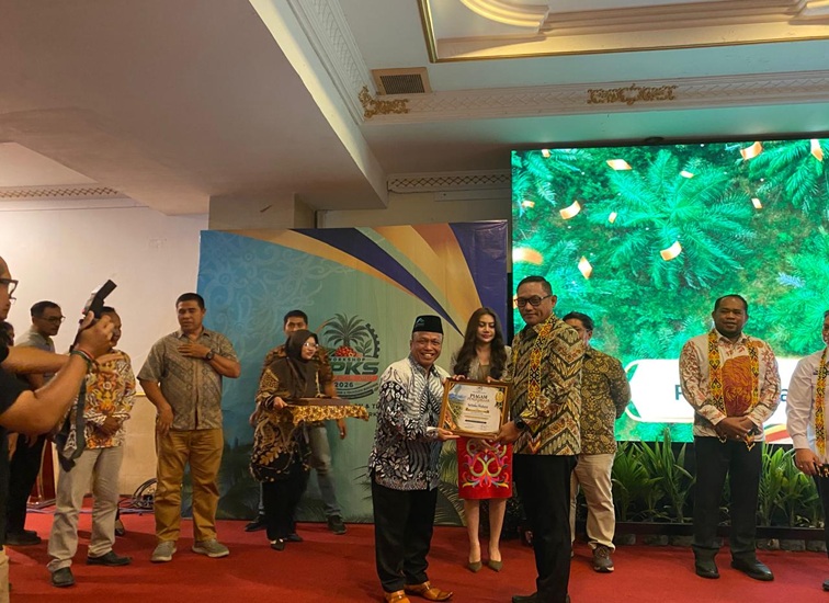 Wakil Gubernur Kaltim, Seno Aji dalam acara workshop Forum Petani Kelapa Sawit (FPKS) Kaltim di Hotel Golden Season Samarinda, Selasa (6/10/2026). (Devi/Lingkarkaltim)