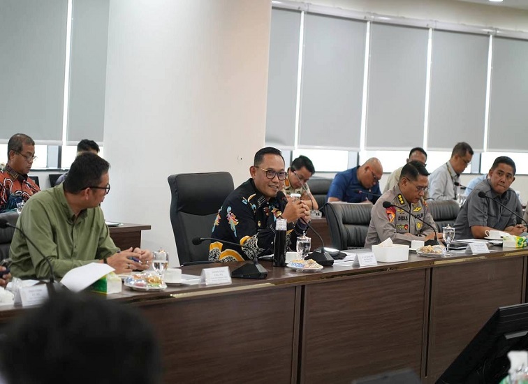 Rapat Koordinasi Tindak Lanjut Penertiban Kawasan Konservasi Bukit Tengkorak yang dipimpin Kepala Otorita Ibu Kota Nusantara (OIKN) Basuki Hadimuljono di Kantor OIKN, Kamis (1/10/2026).(Adpim Pemprov Kaltim)