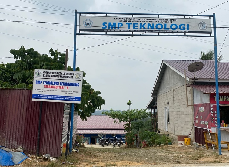SMP Teknologi Tenggarong, di Jalan Poros Mekar Sari, Kelurahan Timbau. (Far/Lingkarkaltim.com)