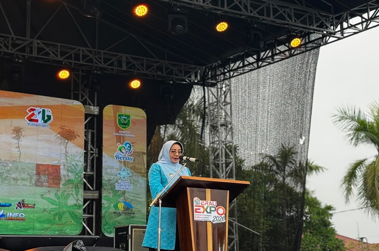 Bupati Sri Juniarsih saat membuka Berau Expo 2026.(Nadzriel/Lingkarkaltim)