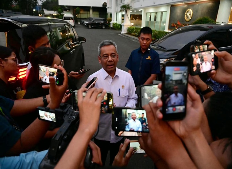 Menteri Keuangan (Menkeu) Suahasil Nazara saat memberikan keterangan usai rapat terbatas Presiden Prabowo Subianto bersama jajaran menteri Kabinet Merah Putih di Istana Merdeka, Jakarta, Rabu (30/09/2026). (Dok. setneg.go.id)