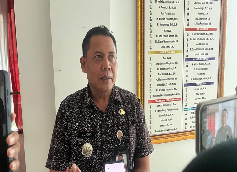 Camat Samarinda Ulu, Sujono. (Devi/Lingkarkaltim)
