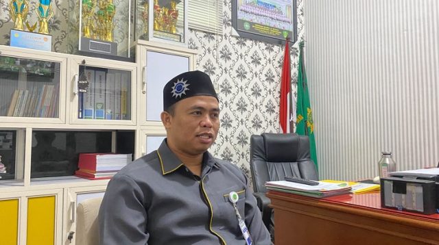 Kepala SD Muhammadiyah 1 Tenggarong, Suprianto. (Foto: Far/Lingkarkaltim)