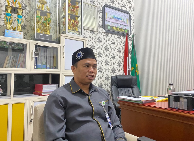 Kepala SD Muhammadiyah 1 Tenggarong, Suprianto. (Foto: Far/Lingkarkaltim)