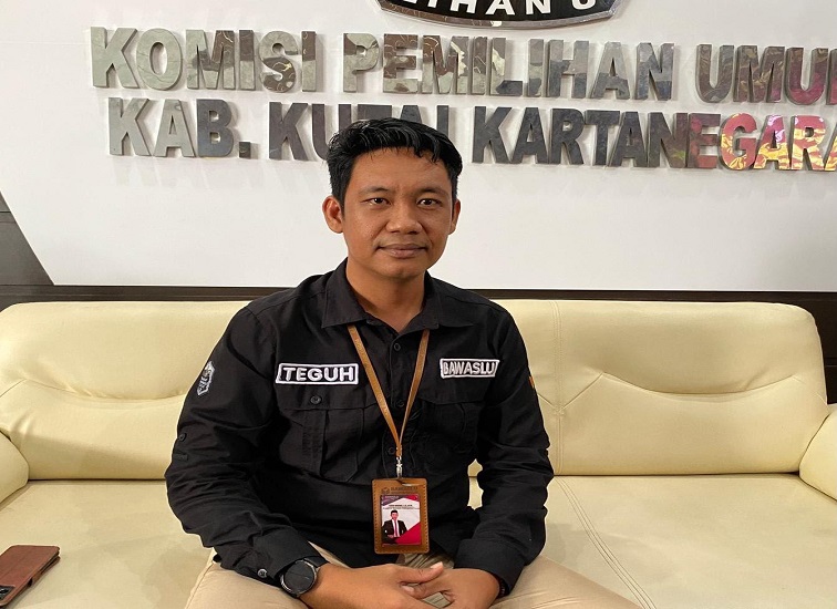 Ketua Bawaslu Kukar Teguh Wibowo, Rabu (14/10/2026) (Rizki/Lingkarkaltim)