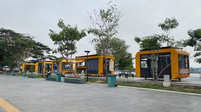 5 unit tenant permanen di Teras Samarinda dirancang eksklusif dengan kurasi berbasis aplikasi digital, fasilitas ini menjadi satu-satunya titik niaga resmi yang diizinkan berdiri di koridor utama Teras Samarinda.(Devi/Lingkarkaltim)