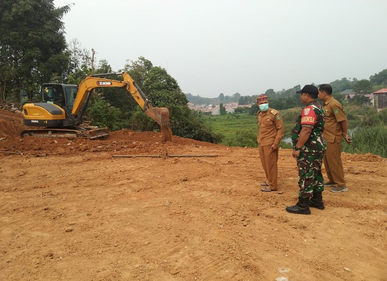 Pembersihan Lahan Untuk Pembangunan KDMP di Kelurahan Baru Tenggarong (Dok. Kelurahan Baru)
