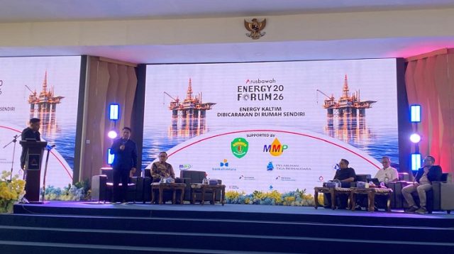 Diskusi Publik bertajuk “Menjadi Tuan Rumah di Negeri Energi” (Dari Perut Bumi ke PAD) yang dihelat oleh Arusbawah.co di Gedung Olah Bebaya, Kompleks Kantor Gubernur Kaltim, Samarinda, Sabtu (10/10/2026).(devi/Lingkarkaltim)