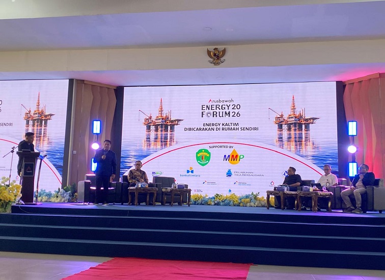 Diskusi Publik bertajuk “Menjadi Tuan Rumah di Negeri Energi” (Dari Perut Bumi ke PAD) yang dihelat oleh Arusbawah.co di Gedung Olah Bebaya, Kompleks Kantor Gubernur Kaltim, Samarinda, Sabtu (10/10/2026).(devi/Lingkarkaltim)